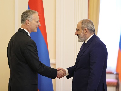 Nikol Pashinyan, Louis Bono discuss Armenia-Azerbaijan relations’ normalization process