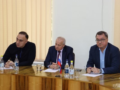 Վայոց Ձորի մարզպետն ու ՌԴ դեսպանը քննարկել են Ադրբեջանի էթնիկ զտումների հետևանքով մարզում ստեղծված իրավիճակը