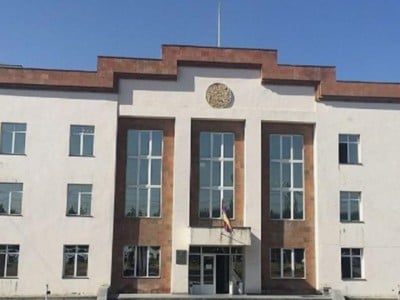 Երեւանի դատարանի մոտ կրակել են դատախազի ուղղությամբ