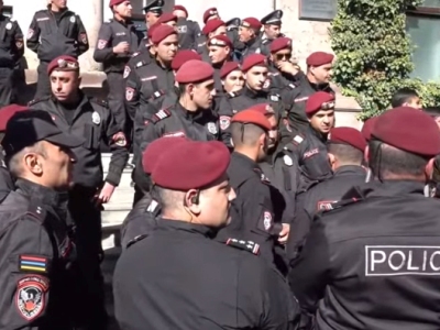 Во время акции протеста у представительства Арцаха в Ереване задержаны четыре человека