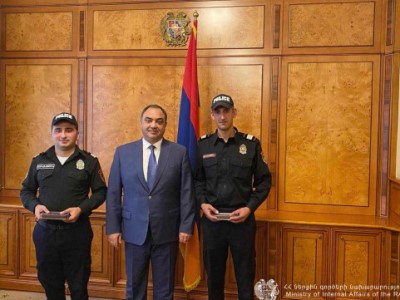 Վահե Ղազարյանը պարեկներին կոչումներ է շնորհել