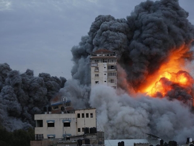 Israeli army attacks Hamas observation posts in multi-story buildings