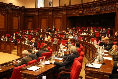 «Ժողովուրդ». Դատավորներին չընտրեցին. ՔՊ պատգամավորները բացակա են