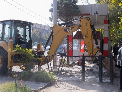 «Տասնամյակներով աչք են փակել տների կողքը կառուցված բենզալցակայանների վրա». Երեւանում 14 բենզալցակայան է ապամոնտաժվել