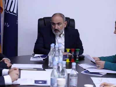 Փաշինյանի գլխավորությամբ նիստ են արել, ՔՊ երիտասարդական կառույցի խորհրդի նախագահ ու քարտուղար ընտրել