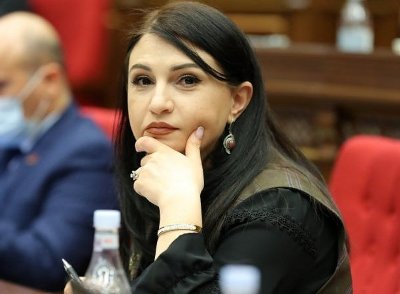 «Ժողովուրդ». ՔՊ-ական պատգամավոր կանայք ե՛ւ տուն են գնել, ե՛ւ պետությունից տան վարձի փոխհատուցում են ստանում