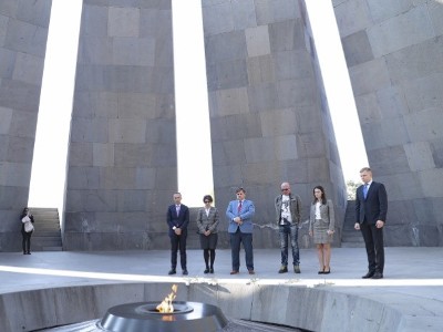 Էստոնիա-Հայաստան բարեկամական խմբի անդամներն այցելել են Ծիծեռնակաբերդի հուշահամալիր