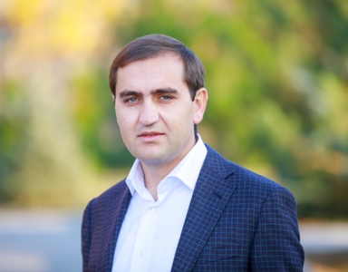 «Ժողովուրդ». Աշտարակի քաղաքապետն անհասանելի է բնակիչների համար. չի շփվում ոչ մեկի հետ