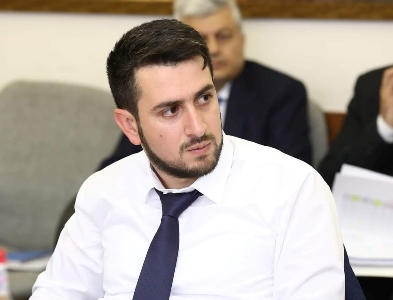 «Ժողովուրդ». ՔՊ փոխմարզպետը հարստացել է ու թանկարժեք մեքենաներով է շրջում