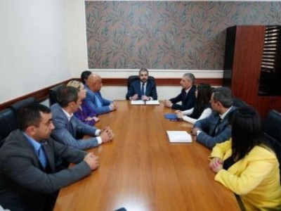 Արմեն Փամբուխչյանը Դավթաշենի նորանշանակ ղեկավարին ներկայացրել է աշխատակազմին