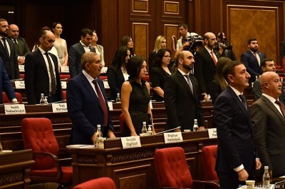 «Ժողովուրդ». Որտեղ են աշխատանքի տեղավորվել ՔՊ-ականների կանայք և ամուսինները՝ հեղափոխությունից հետո