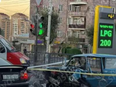 Цепная авария в Ереване: Один человек скончался, еще двое граждан госпитализированы