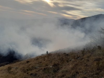 Բջնիի մոտակա  սարում նախօրեին բռնկված հրդեհը դեռ չի մարվել