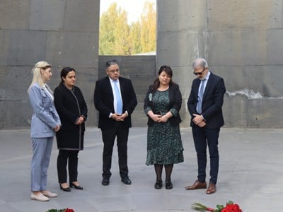 Արգենտինայում հրեական կազմակերպությունների պատվիրակության նախագահն այցելել է Հայոց ցեղասպանության հուշահամալիր