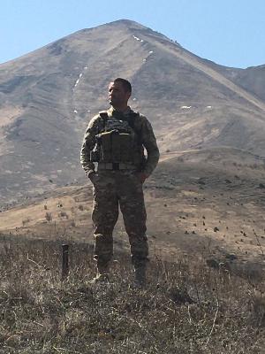 «Ասում էր՝ եթե 1 մետր հող մնա, կմնամ Արցախում». հետախույզ Ցոլակին չեն թույլատրում հուղարկավորել Եռաբլուրում (ֆոտո)