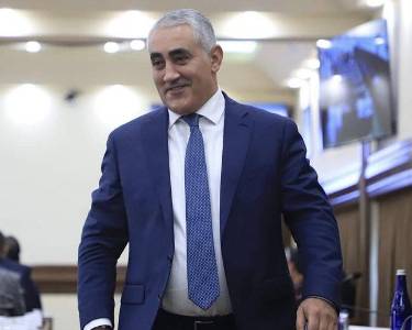 Глава одного из ереванских районов попал в ДТП