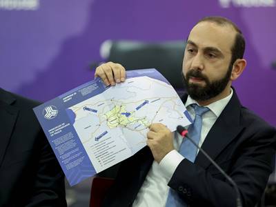 FM presents Armenia's ‘Crossroads of Peace’ project at Chatham House in London