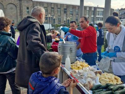 Das Welternährungsprogramm der Vereinten Nationen in der Schweiz unterstützt Flüchtlinge in Armenien mit der Bereitstellung von rund 555.000 US-Dollar