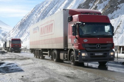 Verkhnii Lars checkpoint closed to trucks