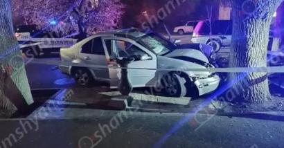 Գյումրիում 44-ամյա վարորդը Volkswagen Jetta-ով բախվել է ծառին, կա վիրավոր
