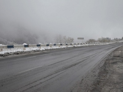 Աշոցքում բուք է, Ամասիայի և Անիի տարածաշրջաններում ձյուն է տեղում. Լարսը դեռ փակ է