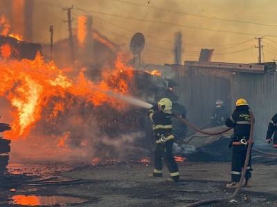 Բաքվում այրվում է շինանյութերի շուկան