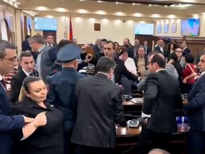 Երեւանի ավագանու նիստի ընթացքում տեղի ունեցած միջադեպով նախաձեռնվել է քրեական վարույթ 2 հոդվածով․ ՔԿ
