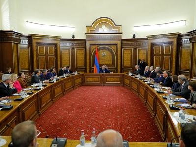 Armenia premier, EU ambassadors discuss regional security issues