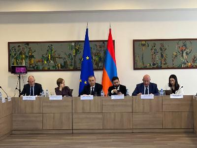Секретарь СБ Армении провел встречу с делегацией Евросоюза