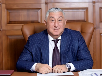 The banks should help the customers in making right decisions when managing their own funds. Saribek Sukiasyan