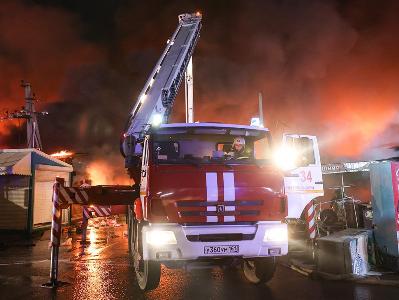 В Ростове-на-Дону ликвидировали пожар на рынке