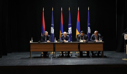 Никол Пашинян выступил на заседании инициативной группы ГД в Раздане и ответил на вопросы членов партии