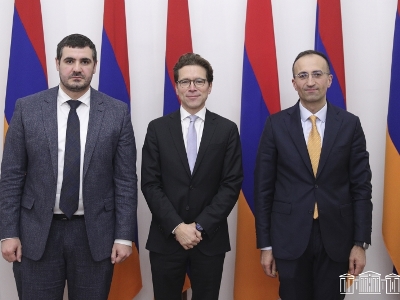 Եկել եմ հայտնելու Ֆրանսիայի քաղաքացիների և Եվրախորհրդարանի համերաշխությունը ձեր ժողովրդին. Դիդիեն՝ հայ պատգամավորներին