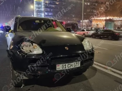 Մաշտոցի պողոտայում վրաերթի ենթարկված հղի կինը մահացել է. տատն ու 2-ամյա թոռը հիվանդանոց են տեղափոխվել