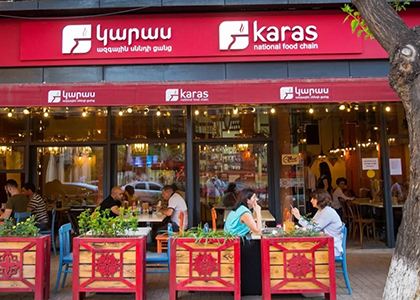 «Կարաս գրուպի» սննդի օբյեկտում գործունեությունը կասեցվել է. ի՞նչ են գտել «Կեսար» աղցանի, շաուրմայի, քամած մածունի մեջ