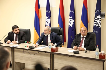 Նիկոլ Փաշինյանը Իջեւանում հանդես է եկել ելույթով և պատասխանել կուսակցականների հարցերին