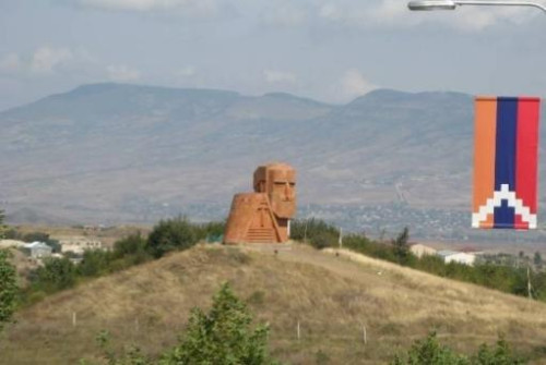 1991թ. դեկտեմբերի 10-ին ԼՂ ինքնավար մարզում և Շահումյանի շրջանում 99,89%-ը «ԱՅՈ» ասաց ԼՂ Հանրապետության հռչակմանը
