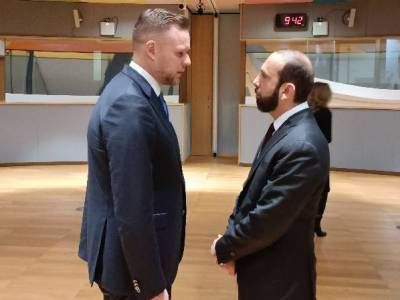 Armenia, Lithuania FMs discuss regional security, stability