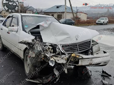 Ուջանում բախվել են Mercedes-ն ու «ՎԱԶ 2107»-ը. 4 վիրավորներից մեկը երեխա է. երկուսին հիվանդանոց են հասցրել պարեկները