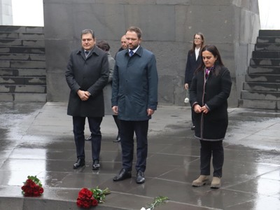 Էստոնիայի ԱԳ նախարար Մարգուս Ցահքնան այցելել է Հայոց ցեղասպանության հուշահամալիր