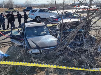 Արմավիրի մարզում բախվել են Mercedes-ն ու Toyota Camry-ն. կա 1 զոհ, 3 վիրավորներից մեկը անչափահաս է