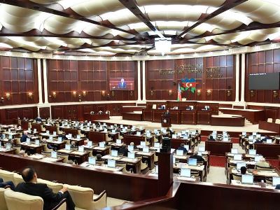 Парламент Азербайджана хочет заявить о «возвращении западных азербайджанцев на историческую родину»