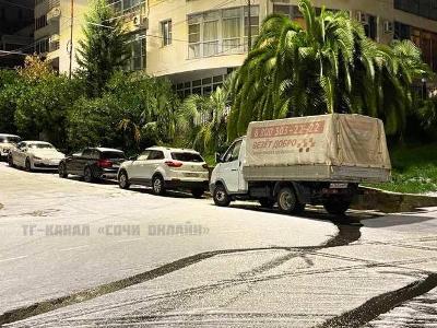 В Сочи из-за урагана без электричества остались 11,8 тыс. человек