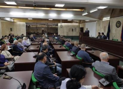 Գնել Սանոսյանն այցելել է Երևանի պետական համալսարան