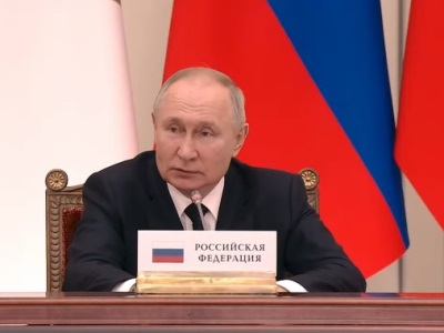 «Поставьте нам немножко, не жадничайте»: Путин во время выступления Лукашенко пошутил о яйцах