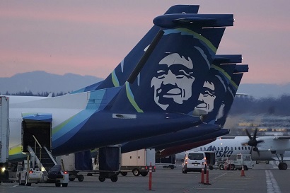 Alaska Airlines-ի ինքնաթիռն արտակարգ վայրէջք է կատարել Օրեգոնում՝ պատուհանի և ֆյուզելաժի բեկորի դուրս թռչելու պատճառով