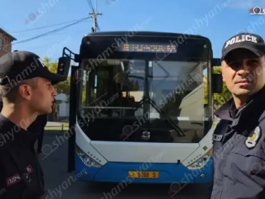 В Ереване снова стреляли в пассажирский автобус Zhongtong