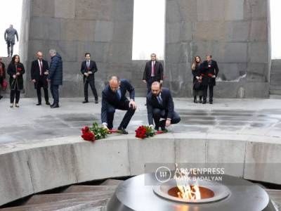 Министр иностранных дел Греции почтил память жертв Геноцида армян