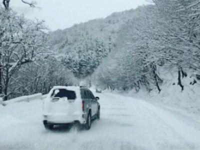 Ջերմուկի խաչմերուկից Սիսիան տանող և Լծեն-Տաթև ավտոճանապարհները փակ են բեռնատարների և ավտոբուսների համար. Լարսը բաց է