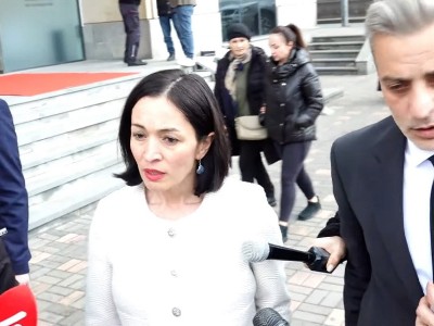 Уволенные учителя попросили главу Минобразования Армении помочь им